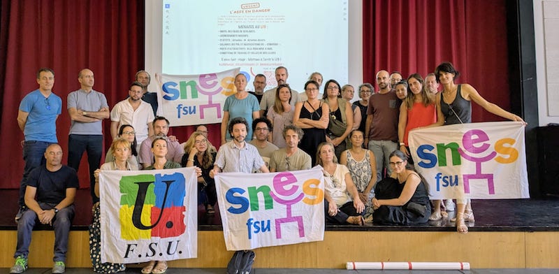 Rassemblement des grèvistes et syndicats FSU à Barcelone.