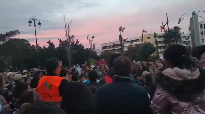 Photo du rassemblement devant Cézanne à Rabat le 28 janvier.